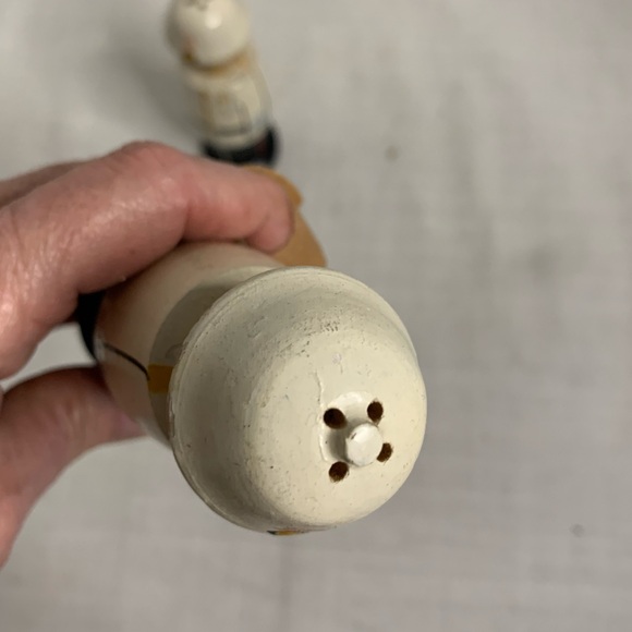 VINTAGE| Wooden Salt and Pepper Shakers - Picture 6 of 12